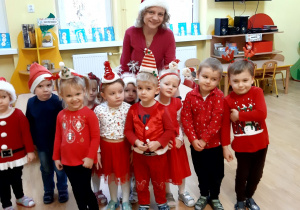 Dzieci z grupy"Biedronki"z p.Magdą.